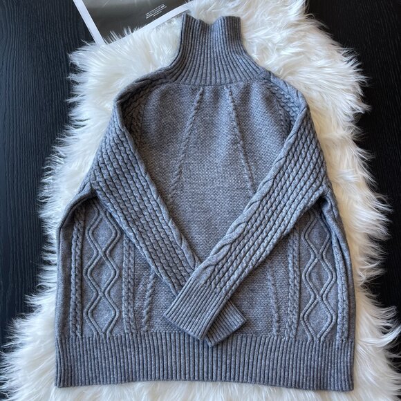Size XS NWOT Turtleneck Grey Sweater - Picture 5 of 7